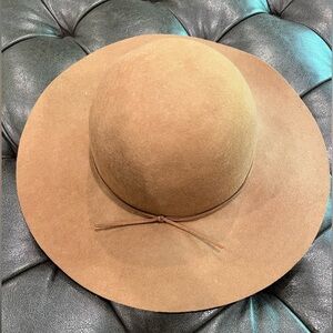 Nine West 100% Wool Tan Hat With Rim Tie Accent